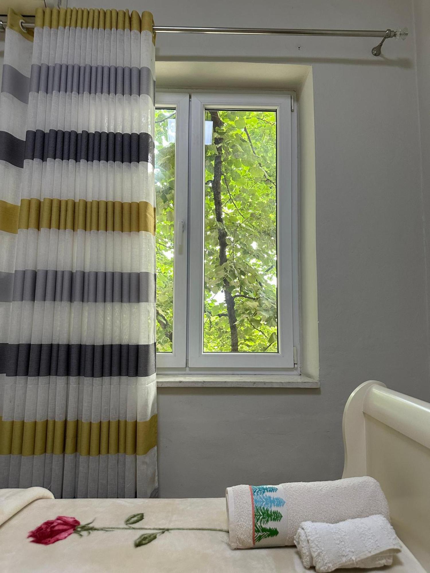 Kelly's Cozy Hideaway - Appartamento Tirana